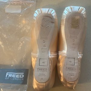 Freed pointe shoes